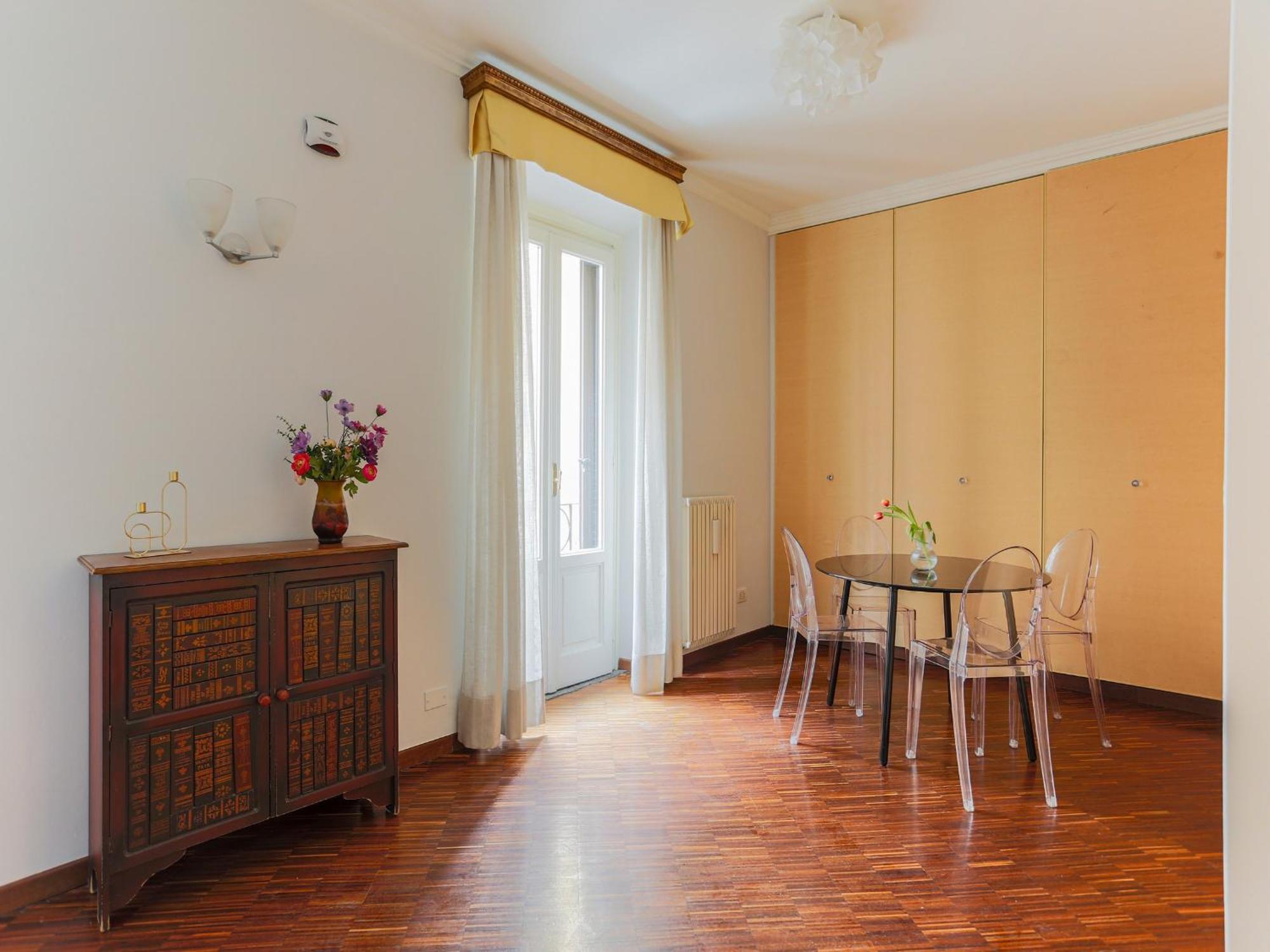 The Best Rent - Spacious One-Bedroom Apartment Near The Columns Of San Lorenzo มิลาน ภายนอก รูปภาพ